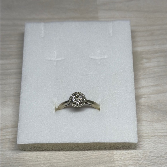 10k Solid Gold Solitaire Ring with Diamonds - Picture 7 of 7